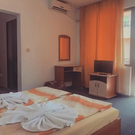 Family Friends 招待所 4*