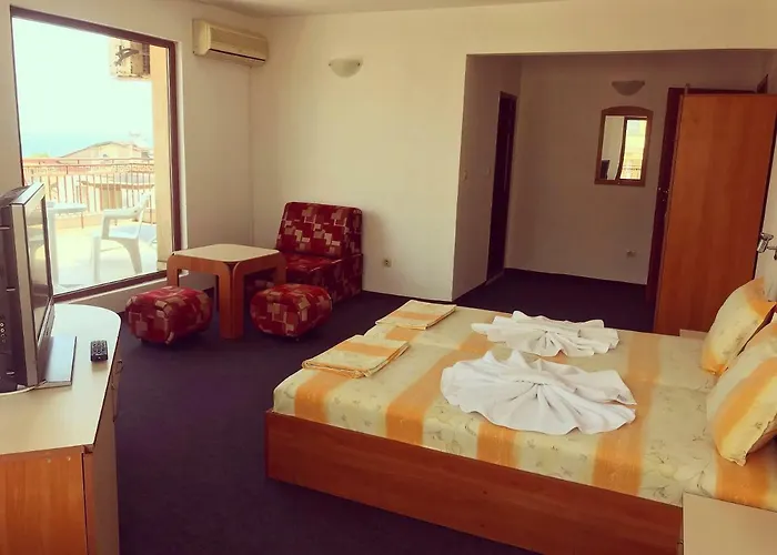 Family Friends Приморско