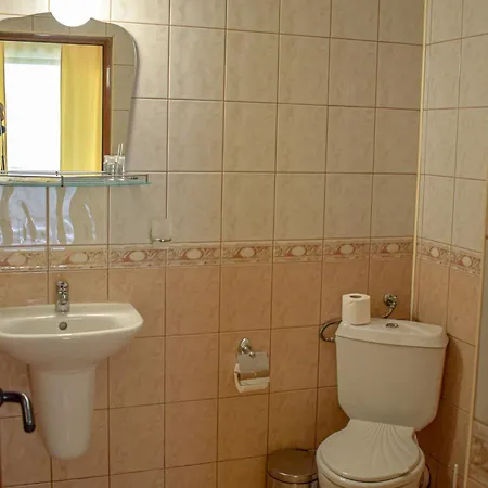 Family Friends Къща за гости 4*