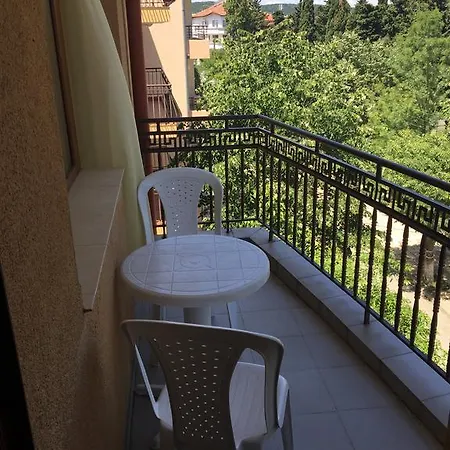 Family Friends Приморско