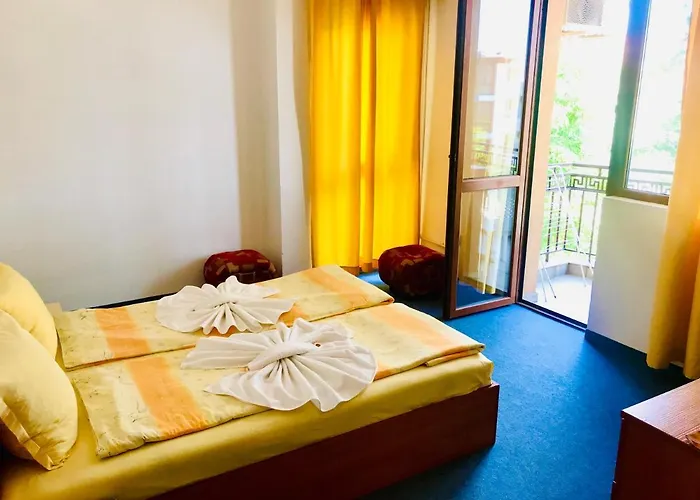 Family Friends בית הארחה פרימורסקו