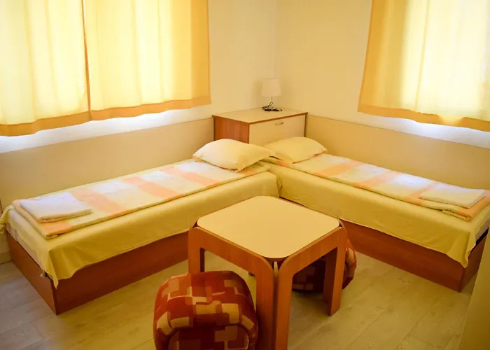 Family Friends 4* פרימורסקו