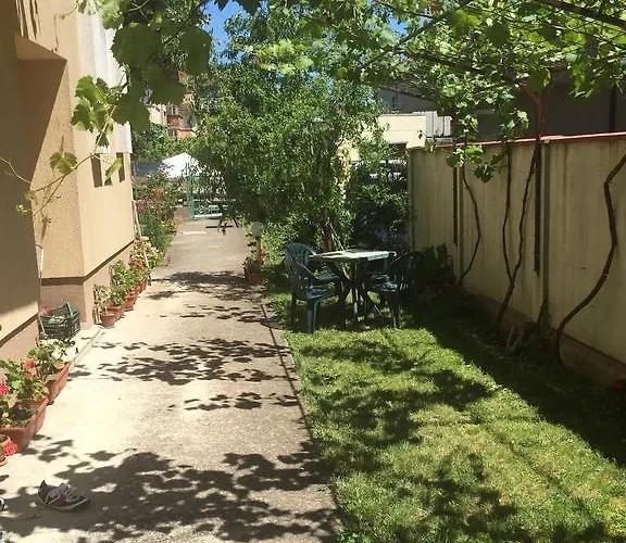 בית הארחה Family Friends