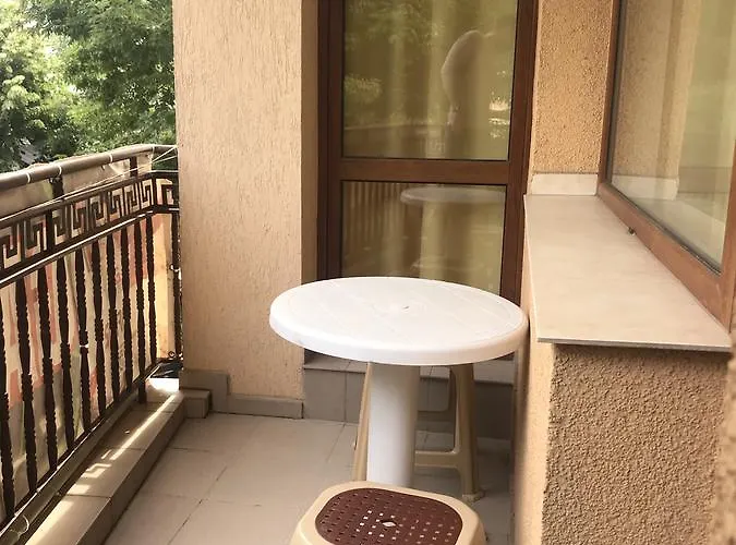 בית הארחה Family Friends פרימורסקו